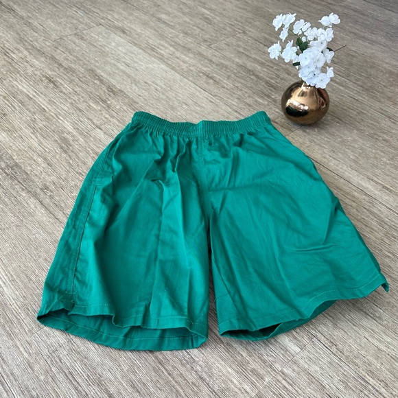 NWOT St. John’s Bay Bermuda Shorts 💚 - Picture 1 of 4